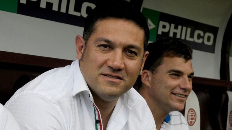 El Turu Flores, ayudante de Mauricio Pellegrino en Lan&uacute;s, fue denunciado por un casino de Las Vegas