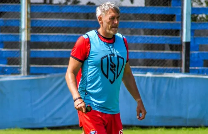 Jorge Vivaldo respaldó al plantel de Brown de Adrogué.