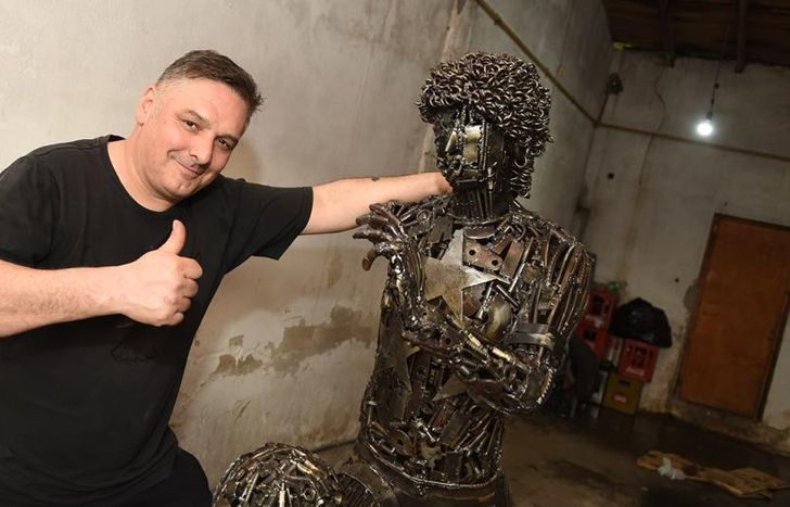 Oscar Franco sueña con que su escultura de Diego Maradona esté en un lugar especial de Fiorito.