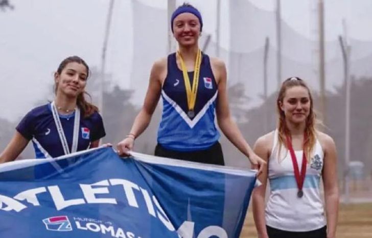 Lomas en lo más alto del podio, una historia que se repite en cada torneo.