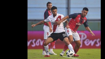river se aprovecho del debil arsenal y continua en alza