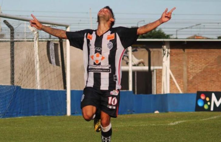 Lachalde es el goleador de El Porvenir en la temporada.