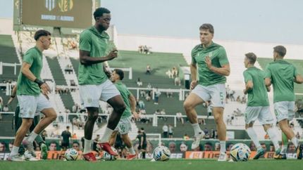 El plantel de Banfield reclama sueldos atrasados y analiza ir a Agremiados. El plantel de Banfield reclama sueldos atrasados y analiza ir a Agremiados.