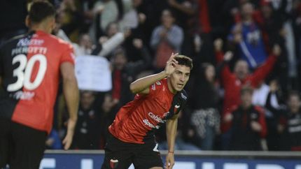 Meza madrugó a todos.