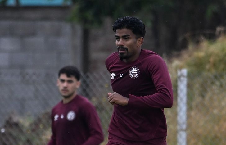 Raúl Loaiza sumó minutos durante la pretemporada de Lanús.