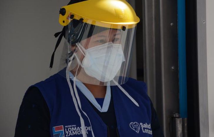 El personal de Salud Lomas asiste en los barrios.