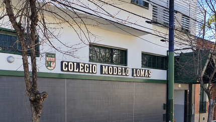 Sigue el escándalo en el Colegio Modelo Lomas.