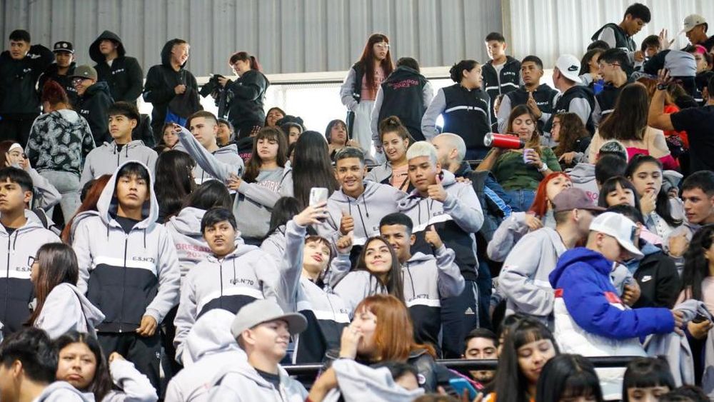 Lomas Egresa está destinado a escuelas públicas, privadas subvencionadas y especiales.