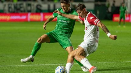 Banfield juega contra Huracán. Banfield juega contra Huracán.