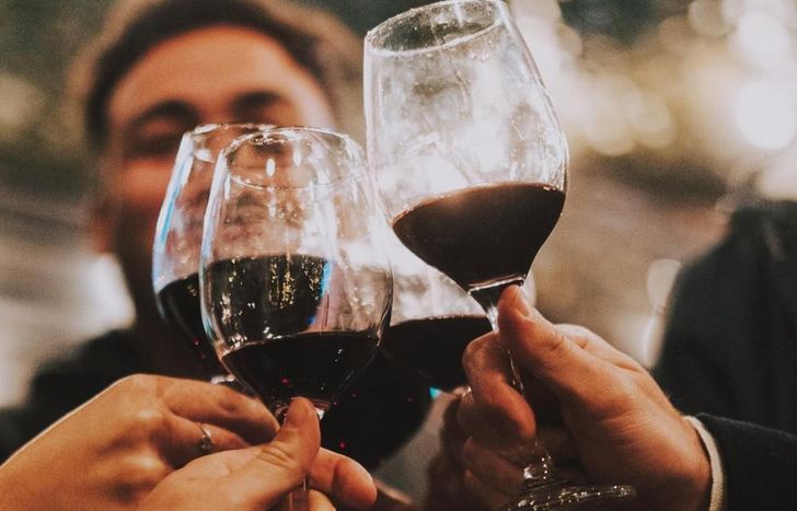 Habrá promociones para la compra y recarga de copas de vino.