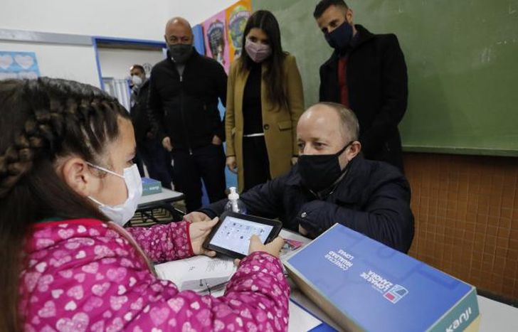 Se repartirán 10 mil tablets para estudiantes de 6º año.