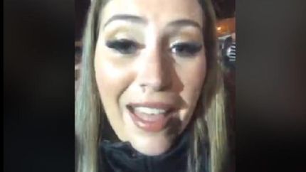 organizo un gordazo en la puerta de un boliche porque no la dejaron entrar