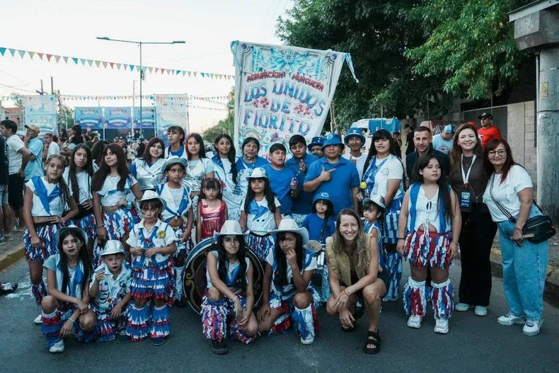 En Larrazabal y Roque Crea, desde las 17, se armó la fiesta carnavalera,
