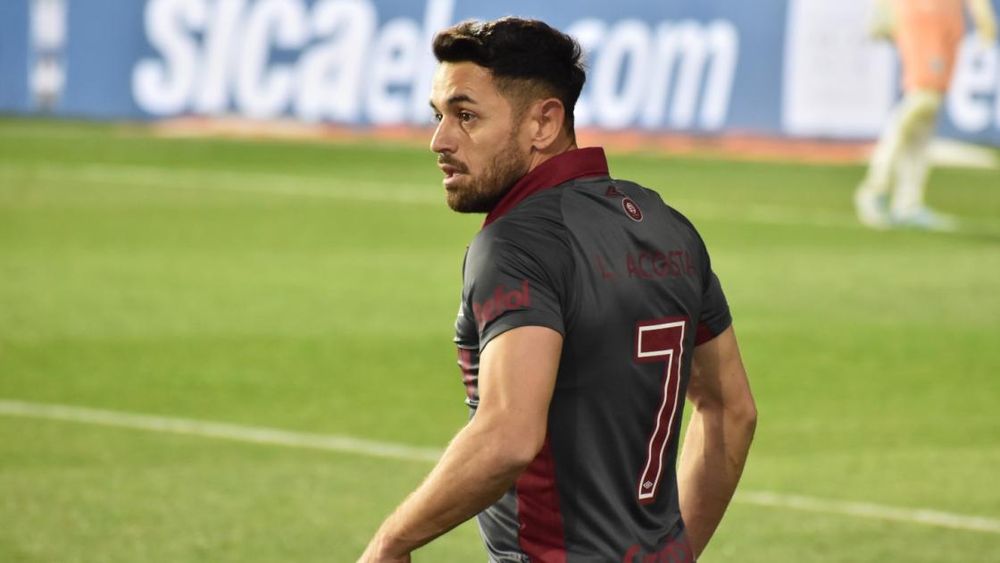 Lautaro Acosta apuntó contra los dirigentes en su despedida de Lanús. Lautaro Acosta apuntó contra los dirigentes en su despedida de Lanús.