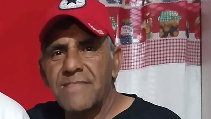 Su esposa y los hijos de ésta están involucrados en la causa.