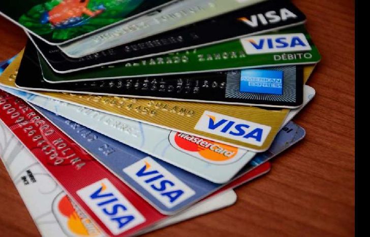 La merma en la cantidad de tarjetas se debe a la crisis por la que atraviesa el rubro.