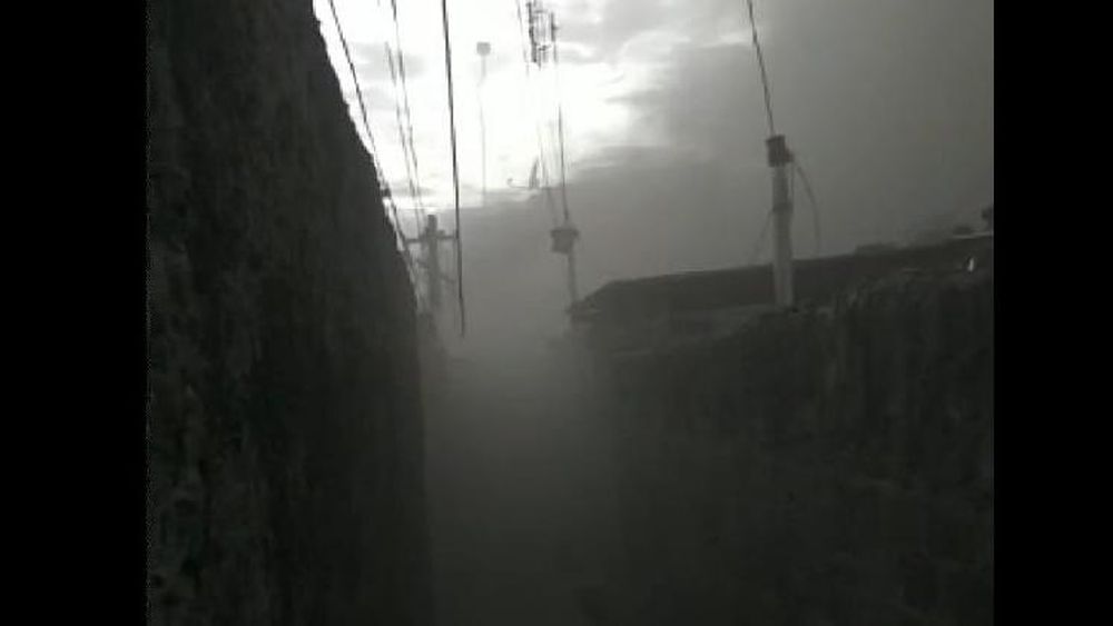 Un feroz incendio consumió por completo tres casas en Villa Azul