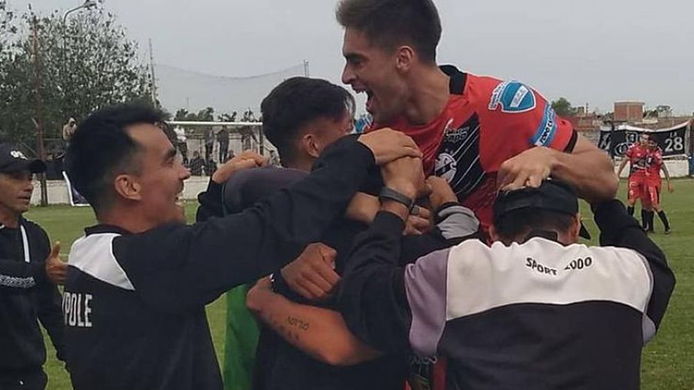 El Tambero se lució ante el líder del torneo.