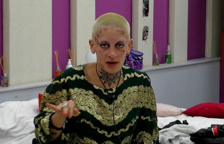 Juliana, la única mujer en la casa.