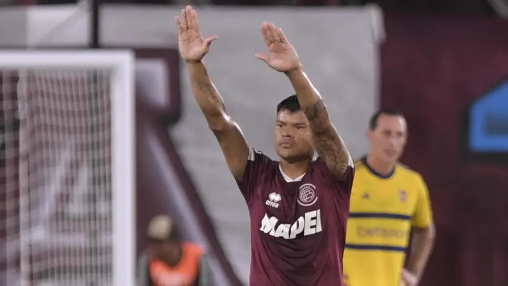 Walter Bou llegó a los partidos en Lanús. Walter Bou llegó a los partidos en Lanús.