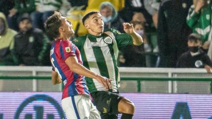 Perales en una de las corridas frente a San Lorenzo.