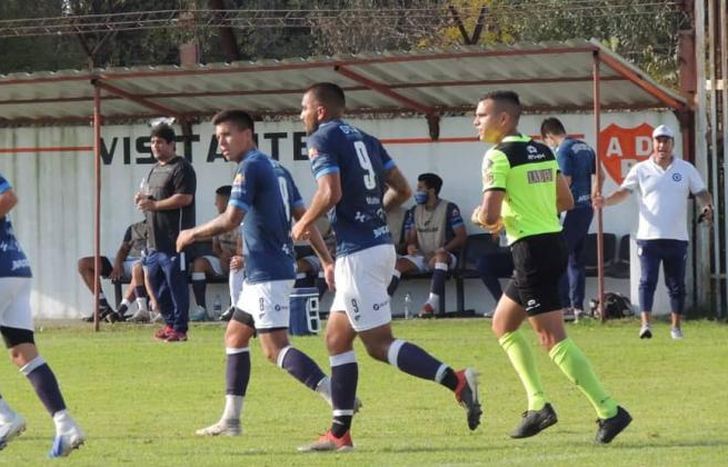 El árbitro Kresta elevó su informe al Tribunal de Disciplina.