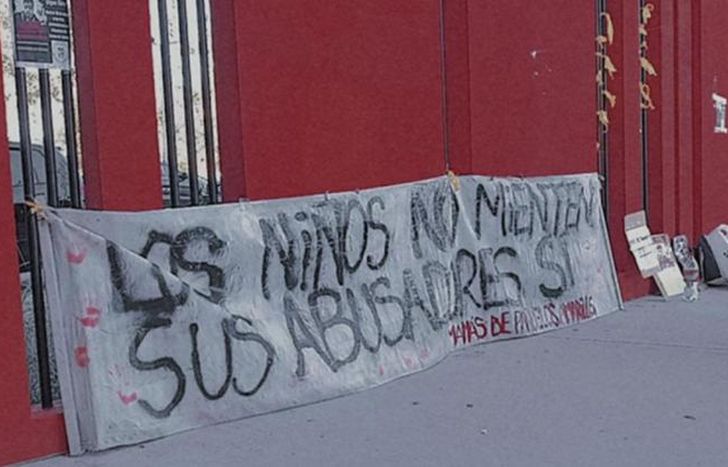 Decenas de personas marcharon a Tribunales.