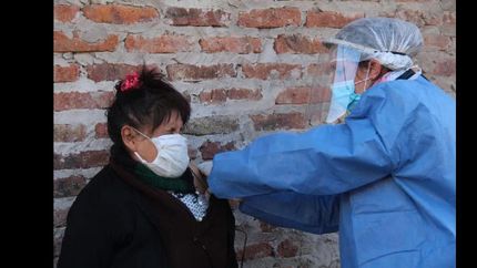 avanza la campana de vacunacion en lomas con el refuerzo del pami