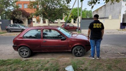 Las autoridades secuestraron el vehículo involucrado.