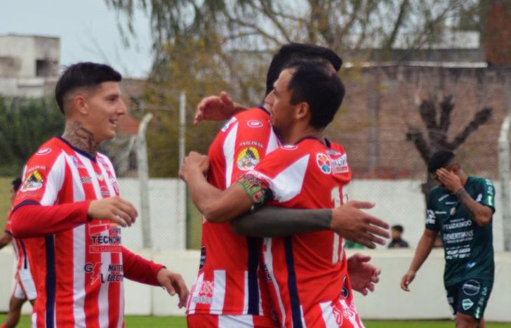 Talleres quedó a siete de la cima.