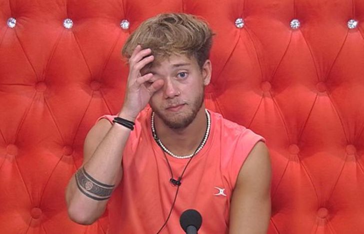 Nacho, emocionado en el confesionario.