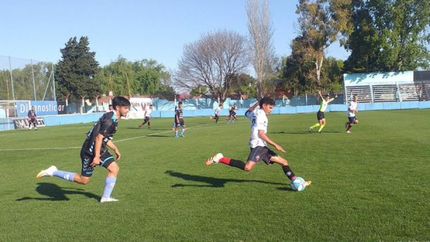 Brown de Adrogué se quedó con el clásico regional. Brown de Adrogué se quedó con el clásico regional.