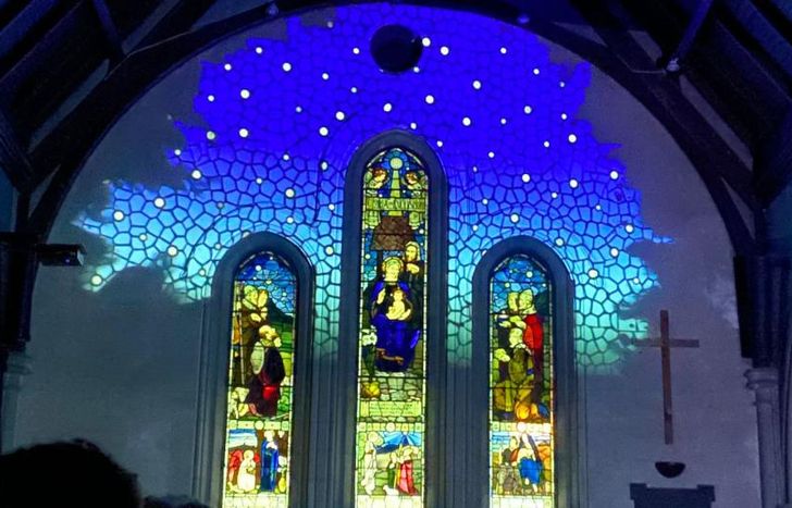 Cerca de 150 vecinos disfrutaron de un espectáculo distinto.