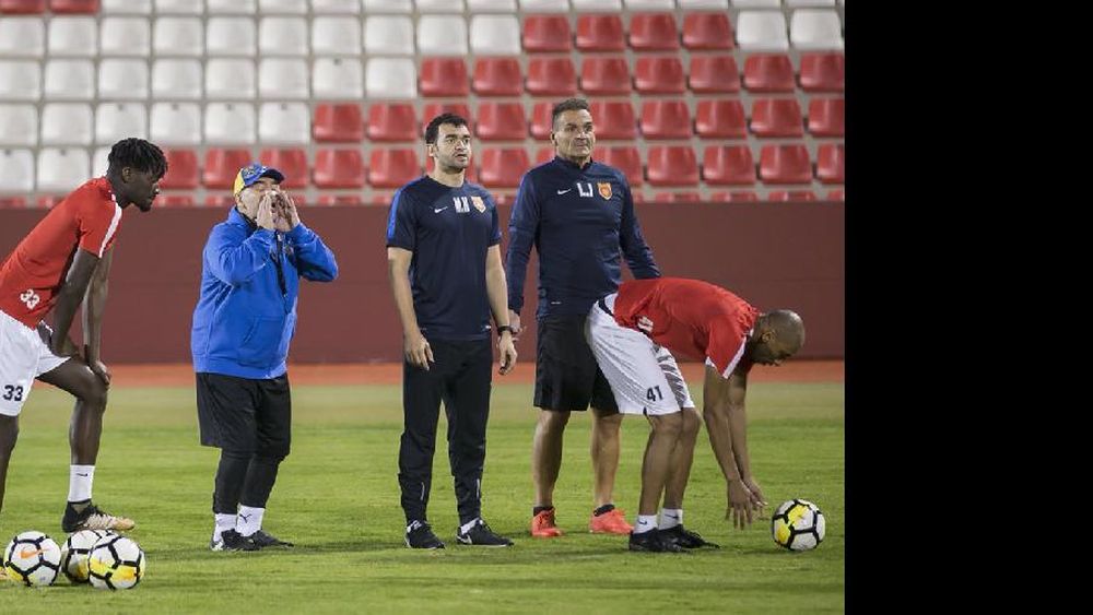 El equipo de Maradona anda derecho