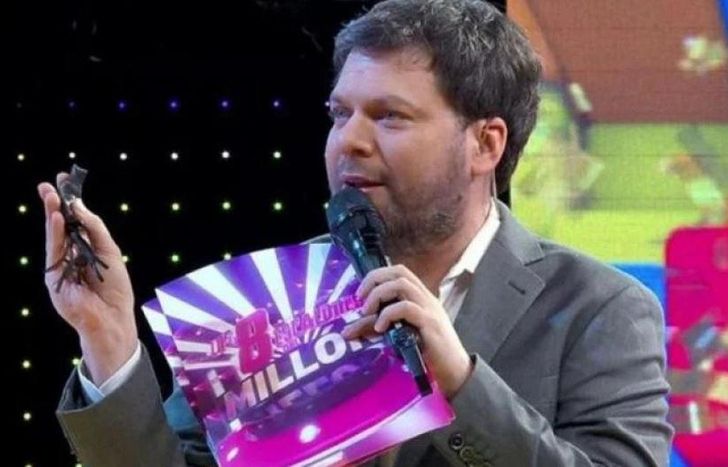 Inesperada salida de un jurado.