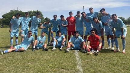 La cuarta de Temperley, dirigida por Salvatierra, sumó 50 puntos y finalizó segunda. La cuarta de Temperley, dirigida por Salvatierra, sumó 50 puntos y finalizó segunda.