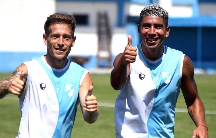 Fernando Brandán y Luciano Nieto esperan la nueva camiseta de Temperley.