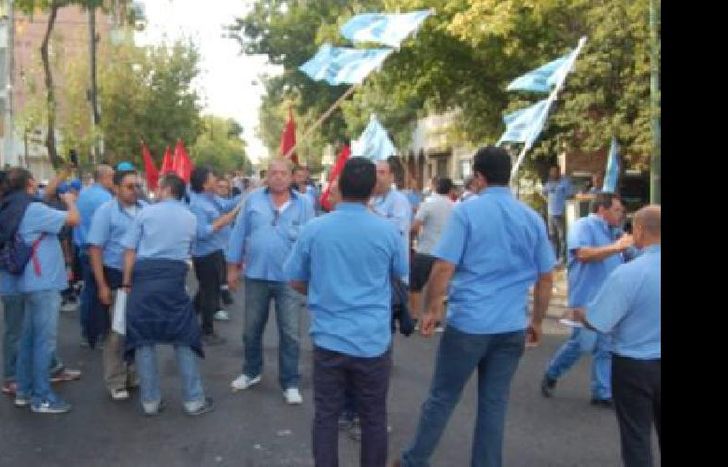 Reclaman mejores condiciones laborales.