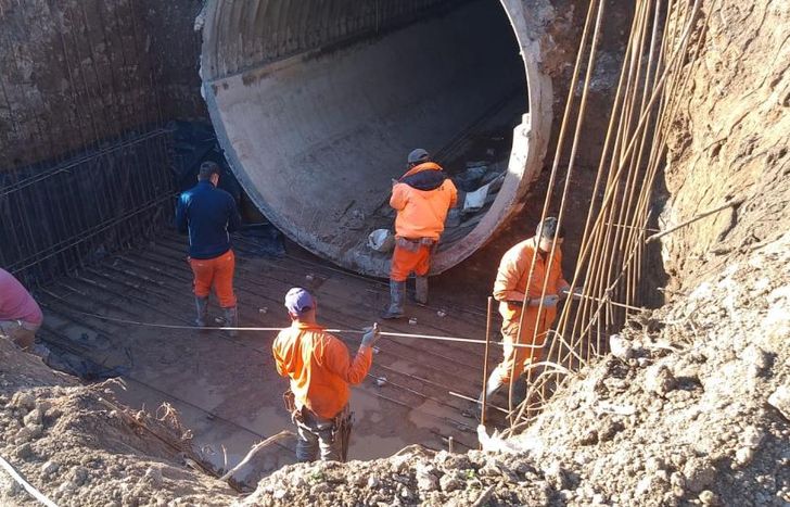 Trabajan entre Avenida Antártida Argentina y la calle Pretti.
