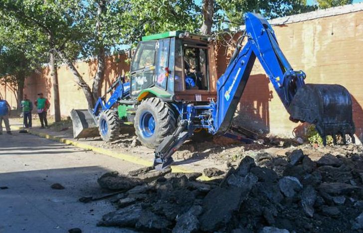 Las cuadrillas usaron diferentes máquinas y herramientas.