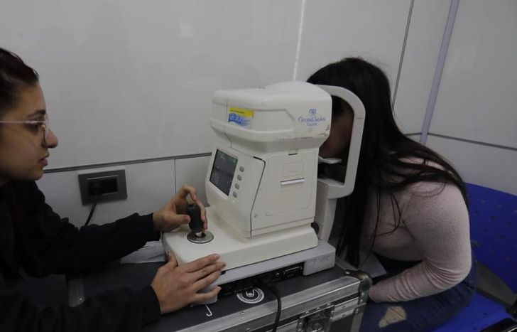 Entregaron más de 500 anteojos en Lomas.