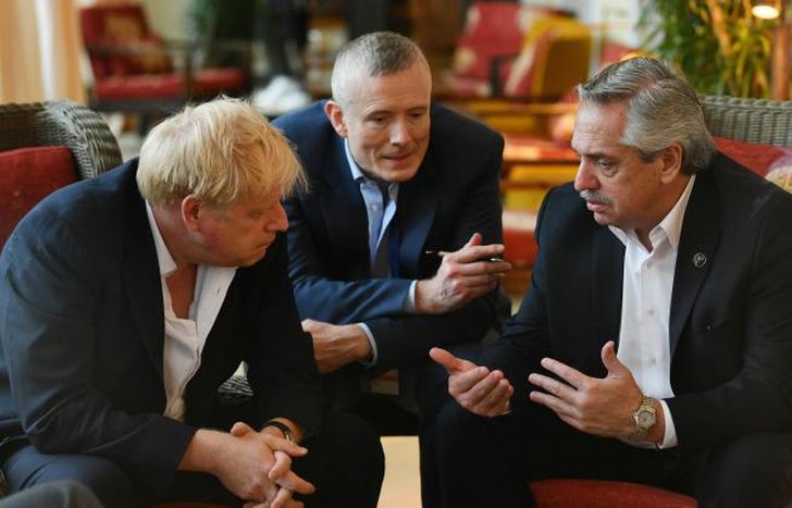 Alberto Fernández y Boris Johnson en Múnich.