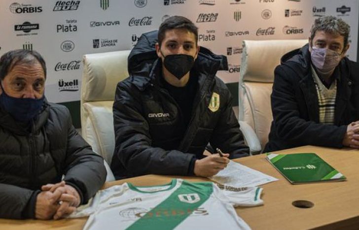 Cruz renovó contrato con Banfield hasta diciembre de 2023.