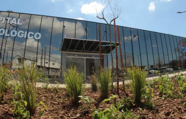 Ubicado en Las Heras y 12 de Octubre.