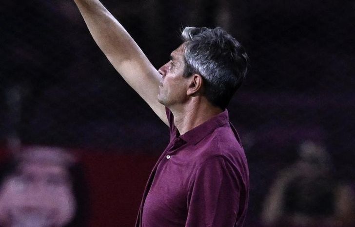 Pellegrino sumó su primera victoria como DT de Lanús.