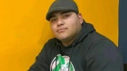 Capis fue asesinado a tiros mientras conducía una camioneta.