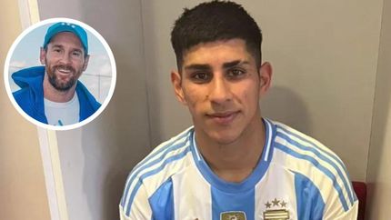 El pibe de Los Andes y la foto de sus sueño con Lionel Messi.