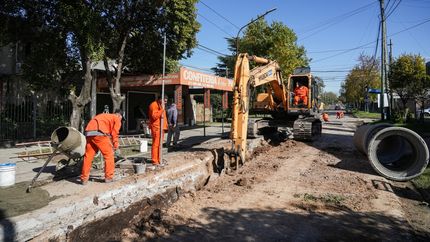 Las obras hídricas avanzan en varias localidades de Lomas. Las obras hídricas avanzan en varias localidades de Lomas.