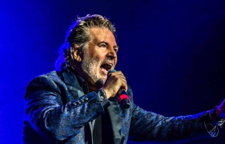 Miguel Mateos tira para arriba en el Coliseo.