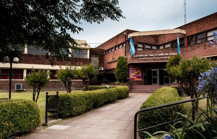 La UNLZ difunde su oferta académica.